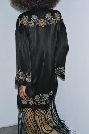 KIMONO WITH FLORAL EMBROIDERY AND FRINGES - Image 3