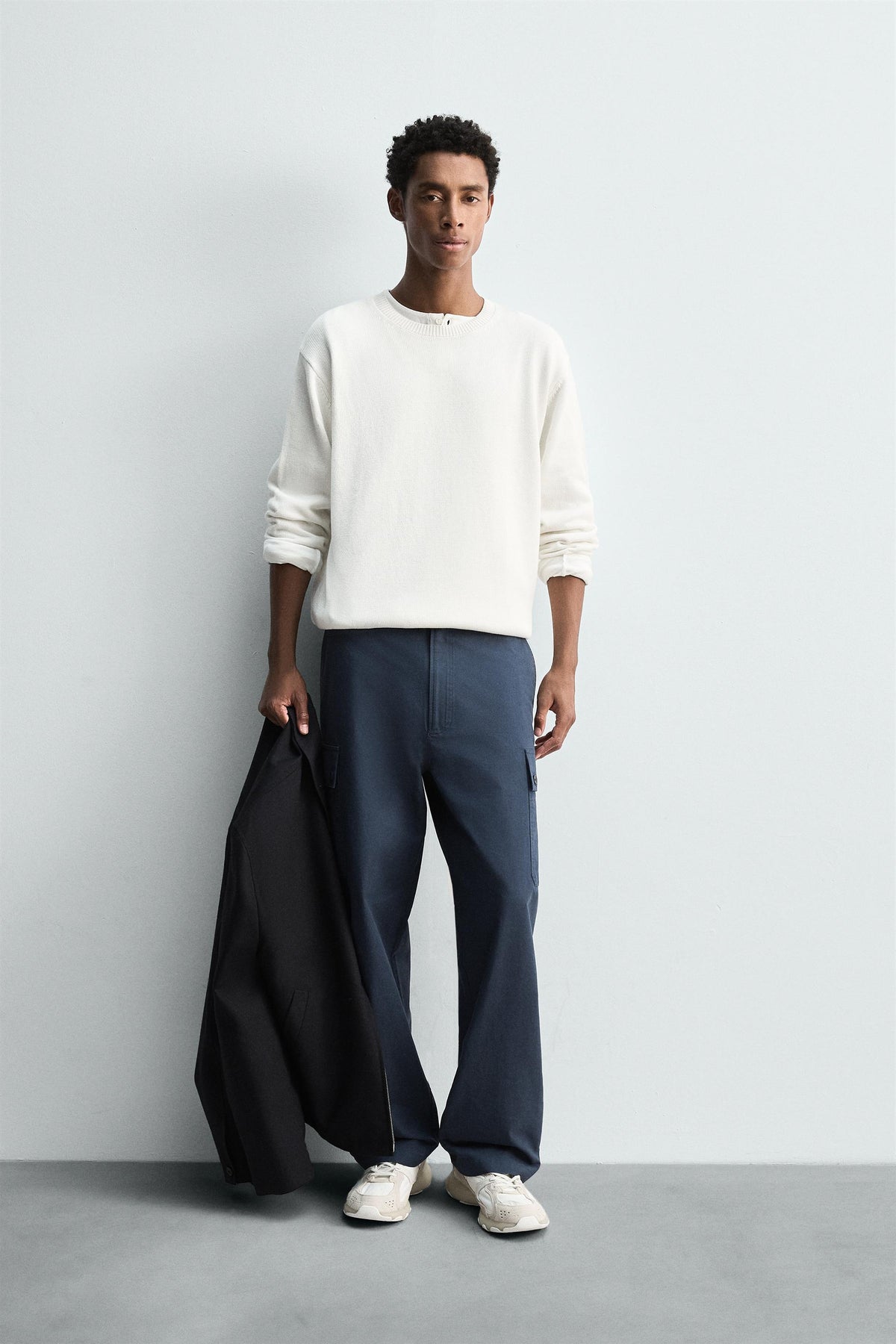 REGULAR FIT CARGO TROUSERS - Image 1