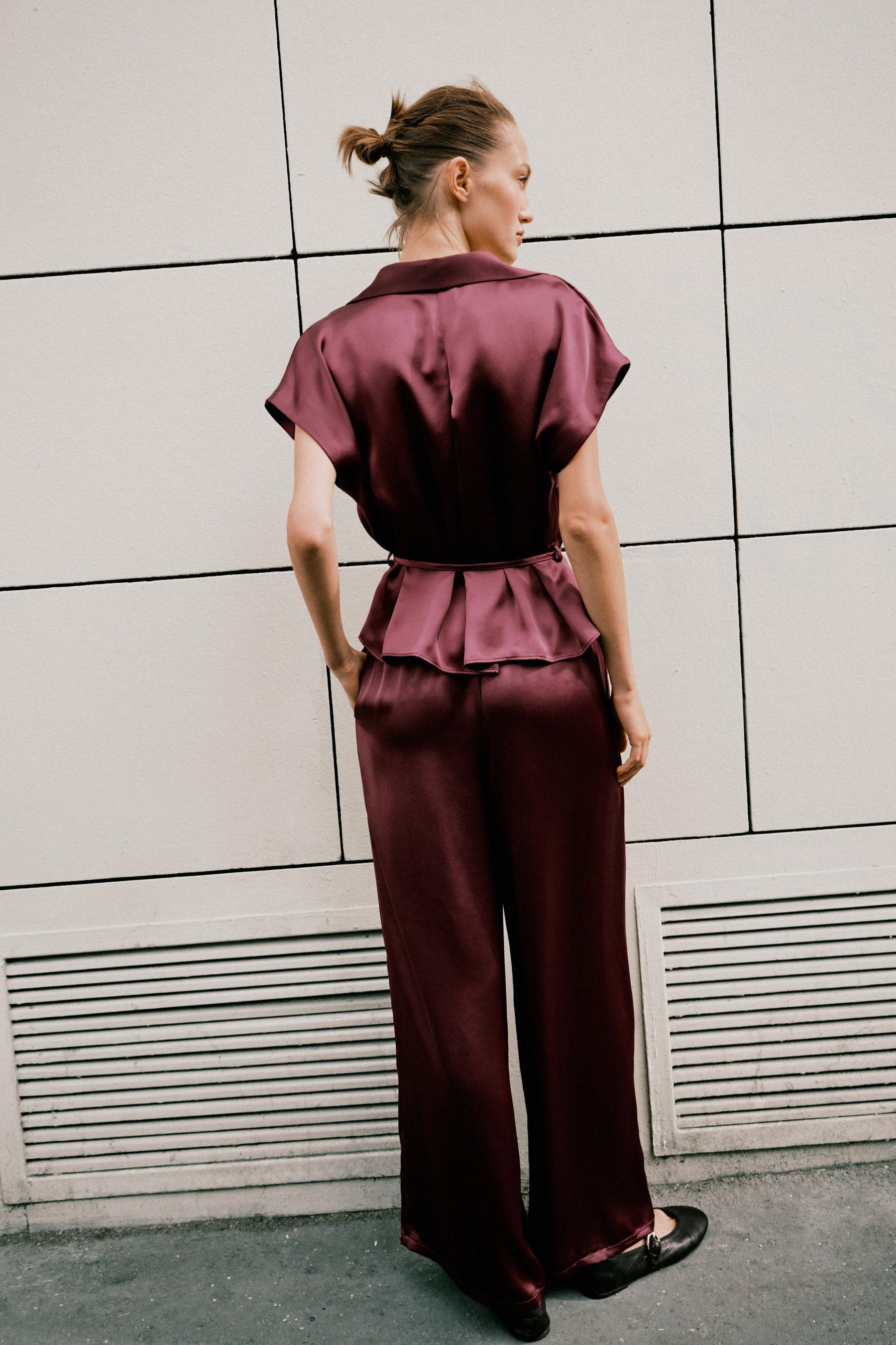 SLIM HIGH-WAIST TROUSERS