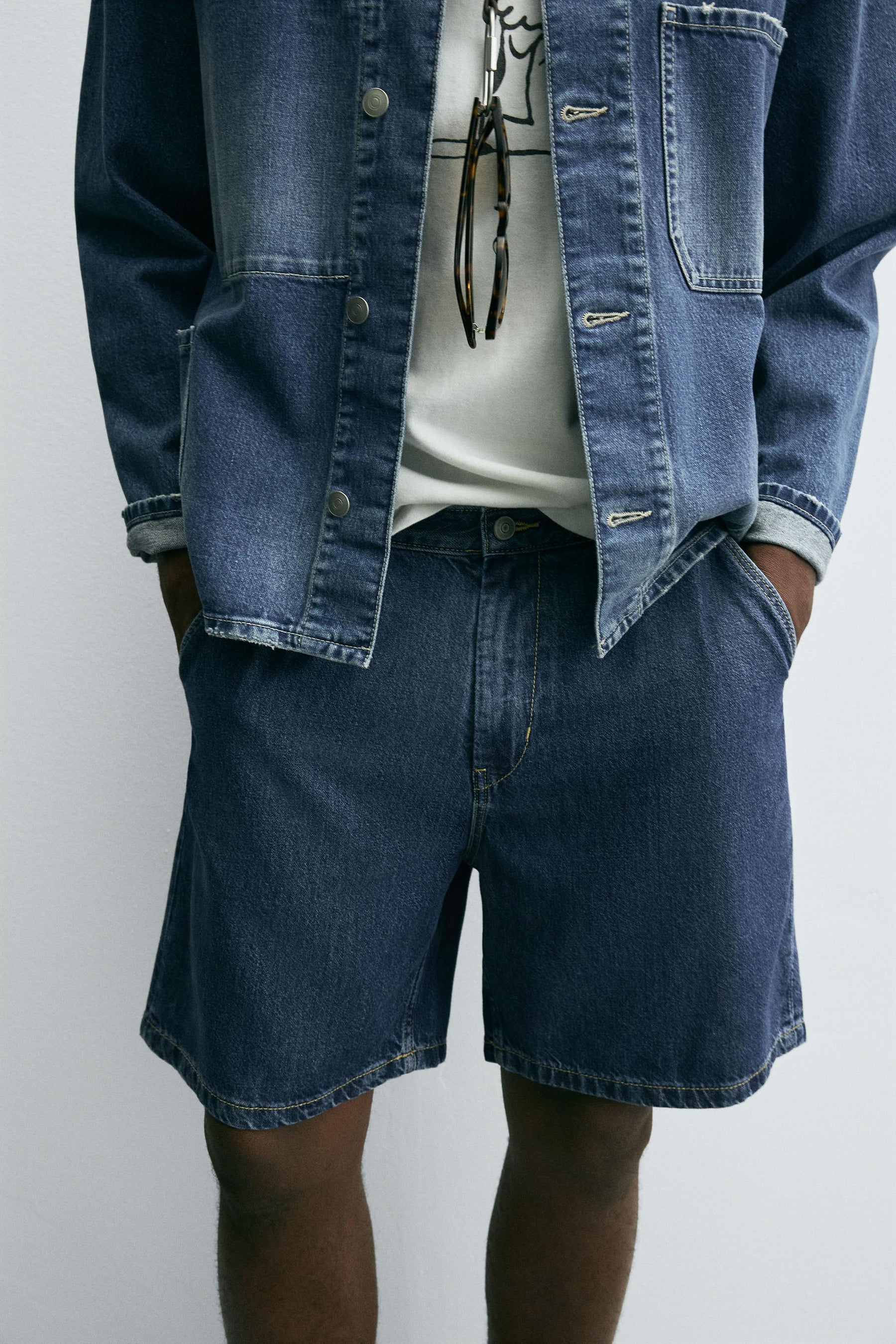 LIGHTWEIGHT DENIM STRAIGHT-LEG BERMUDA SHORTS - Image 5