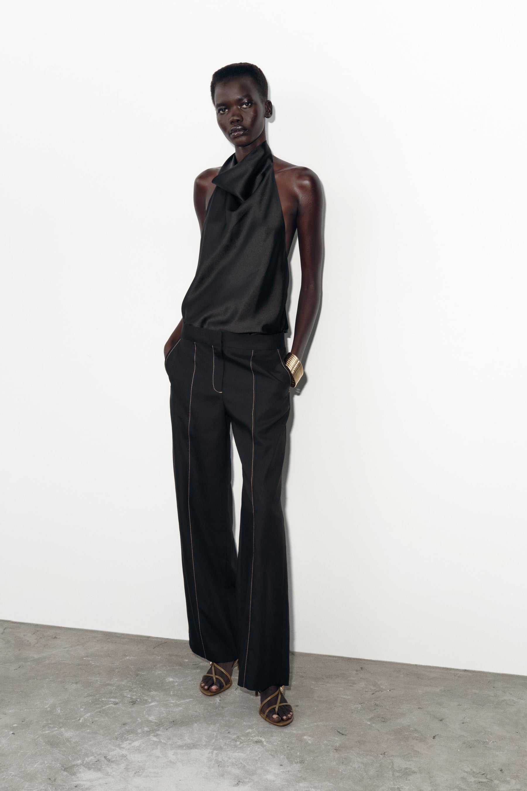 Straight-leg trousers with topstitching