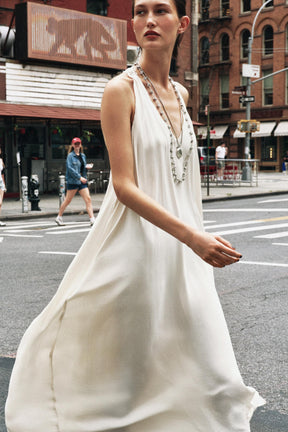 FLOWING DRESS WITH CONTRAST BACK - Image 3