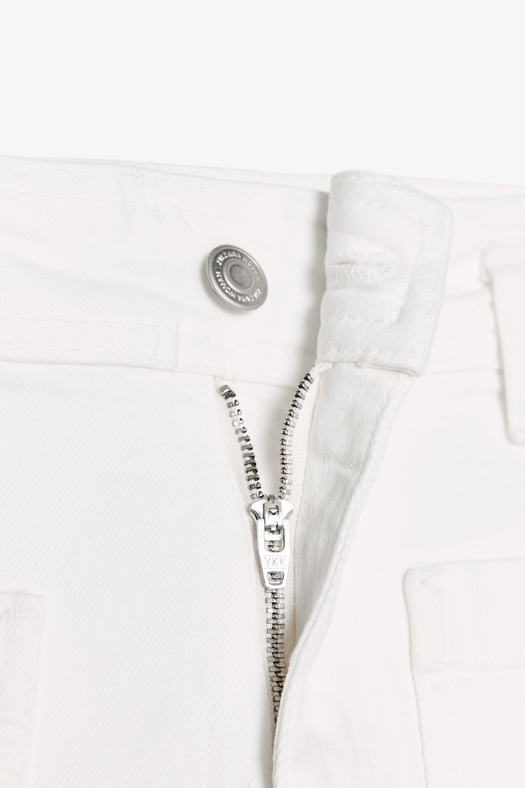 Wide-Leg High-Waist Jeans