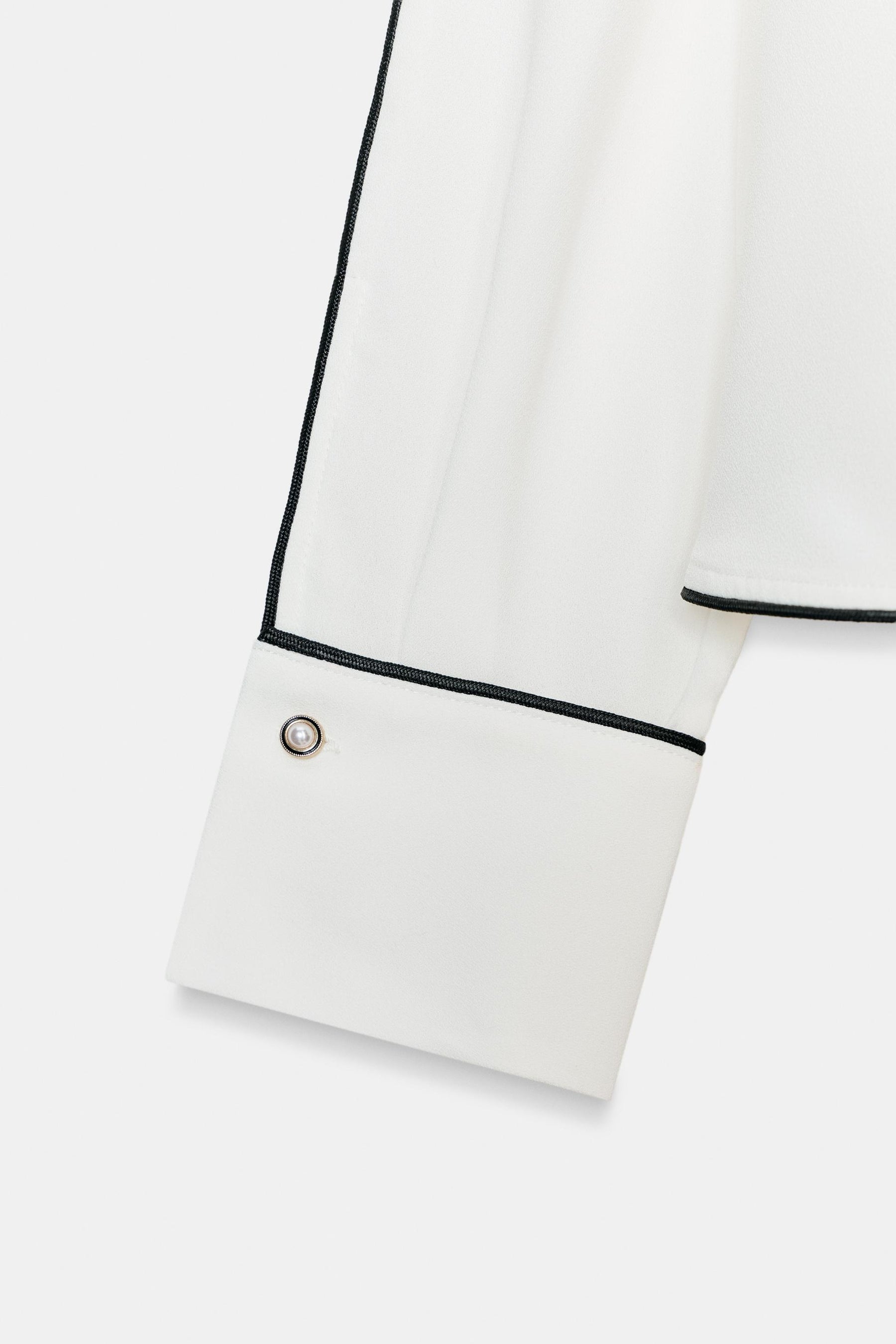 Contrast Crepe Blouse