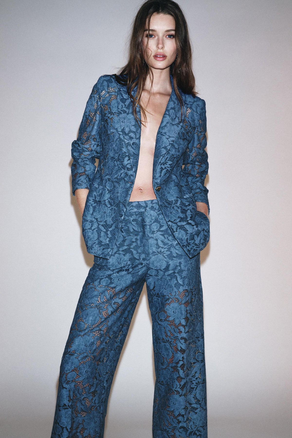 CROPPED LACE TROUSERS