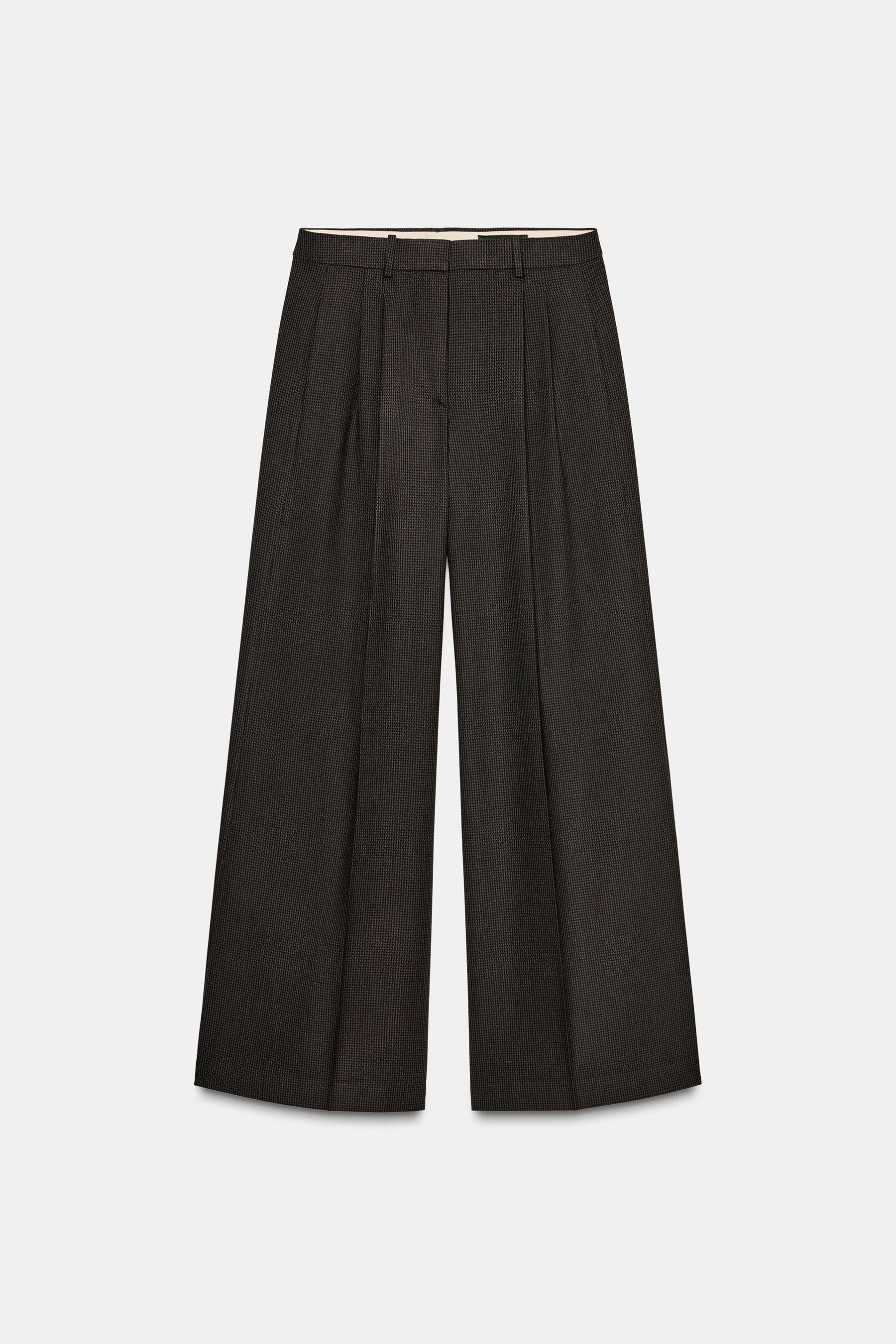 Wide-leg pleated trousers