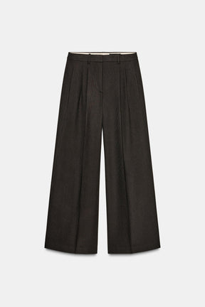 Wide-leg pleated trousers