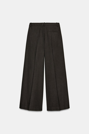 Wide-leg pleated trousers