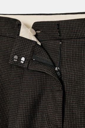 Wide-leg pleated trousers