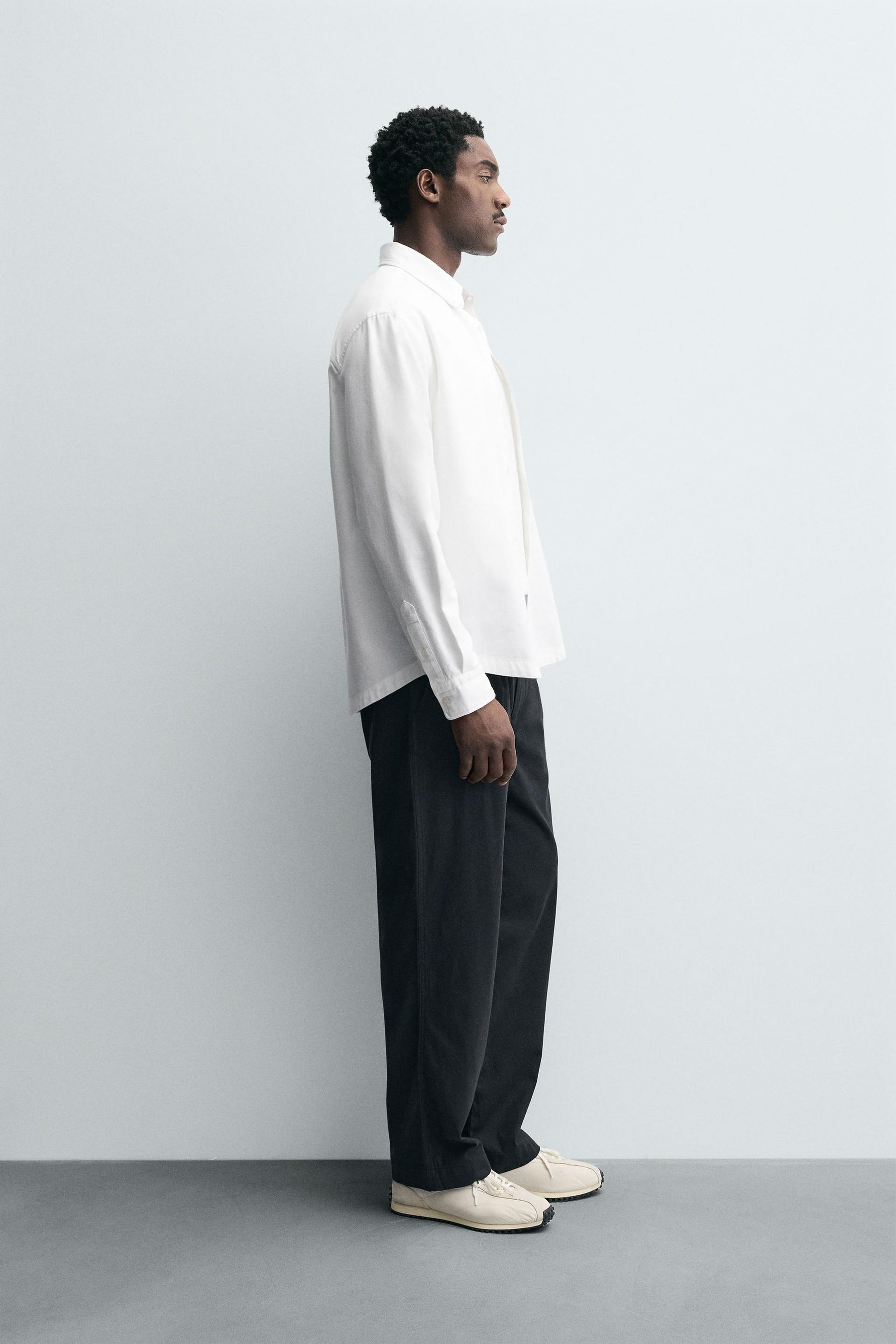 RELAXED FIT PLEATED TROUSERS - Image 3