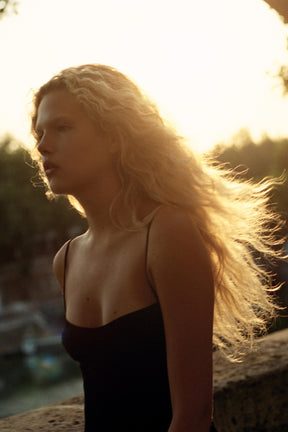 VOLUMINOUS SHORT DRESS