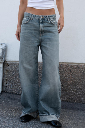 Mid-waist Baggy Folded Jeans