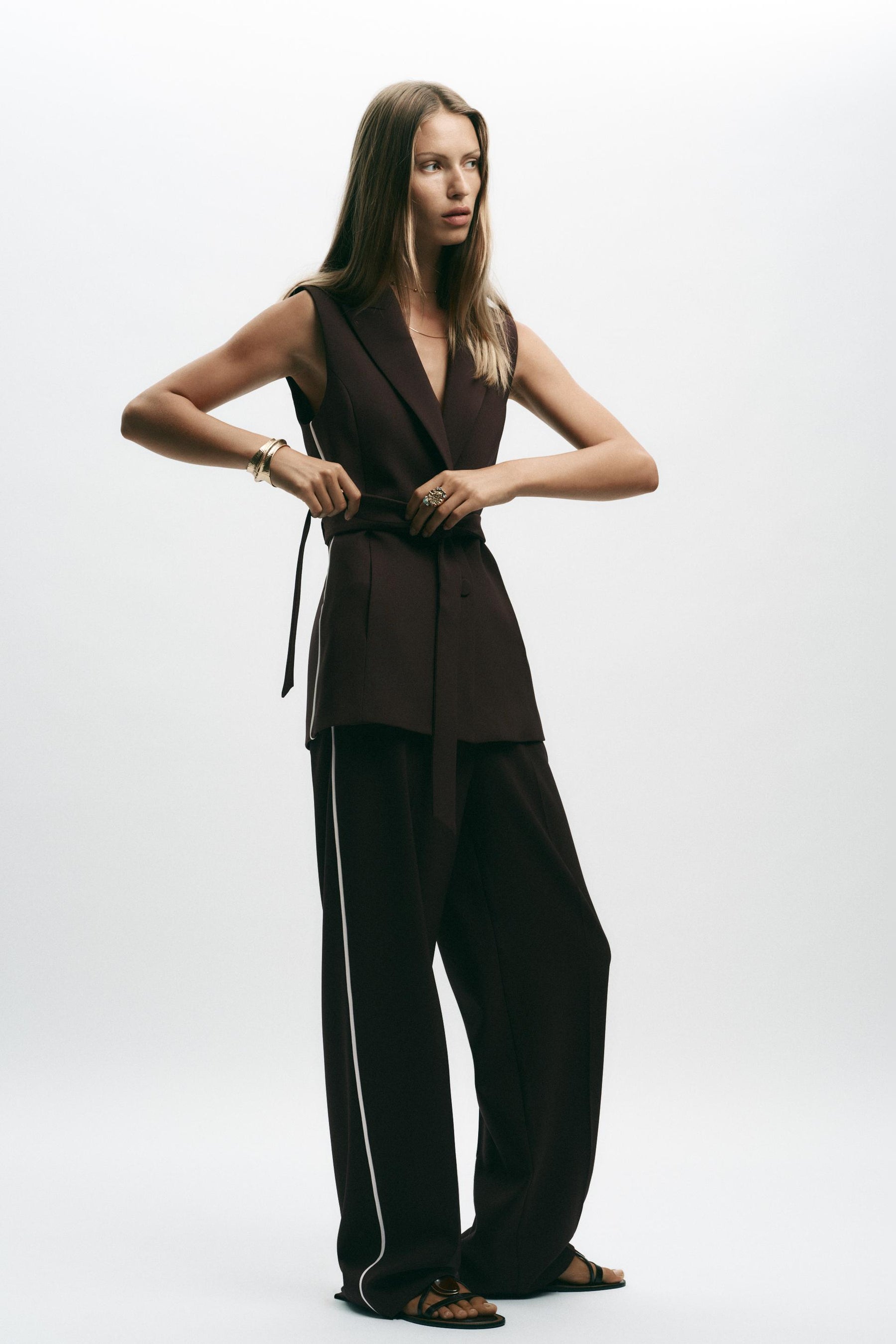 Straight-leg trousers with stripe