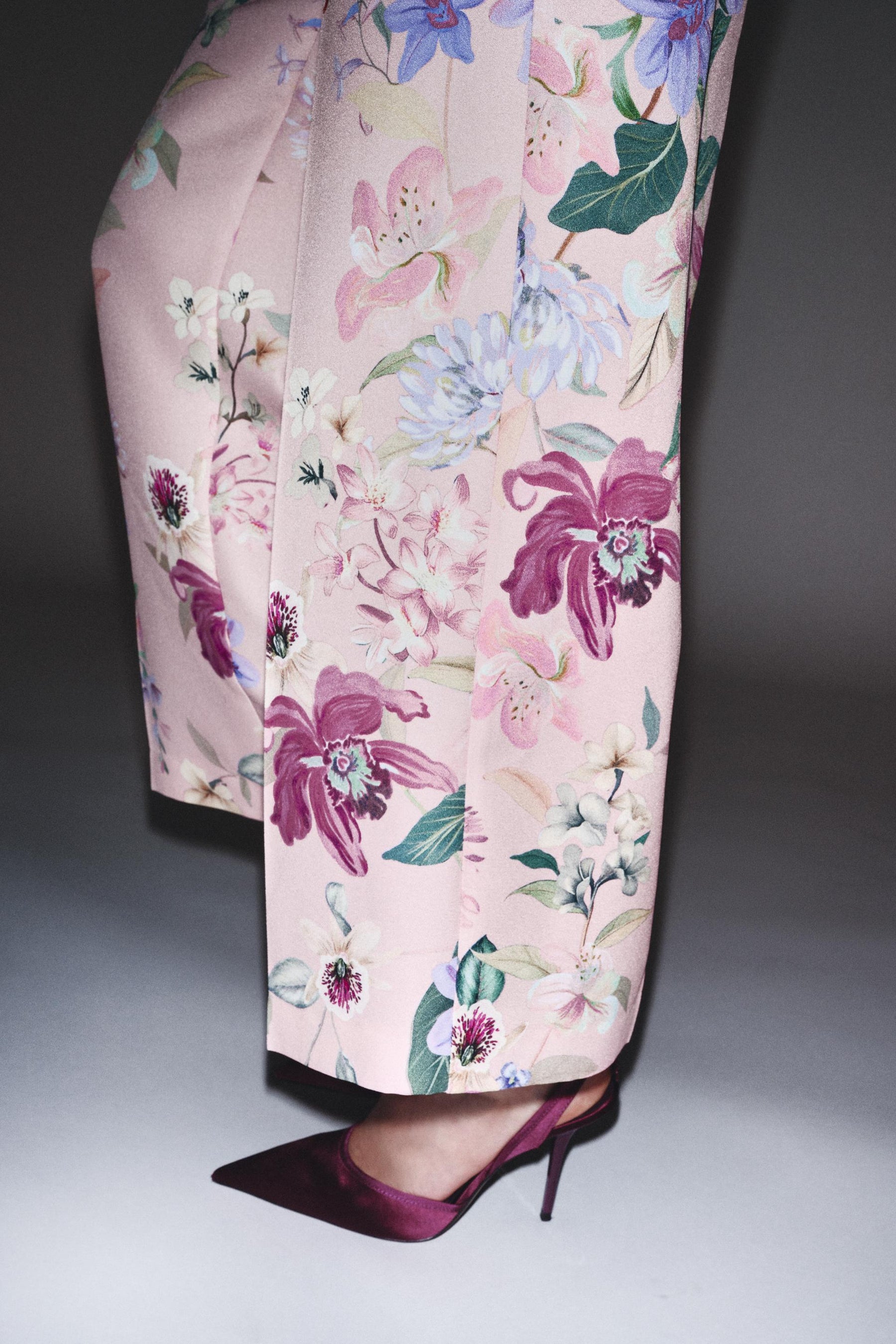 FLORAL PRINT TROUSERS