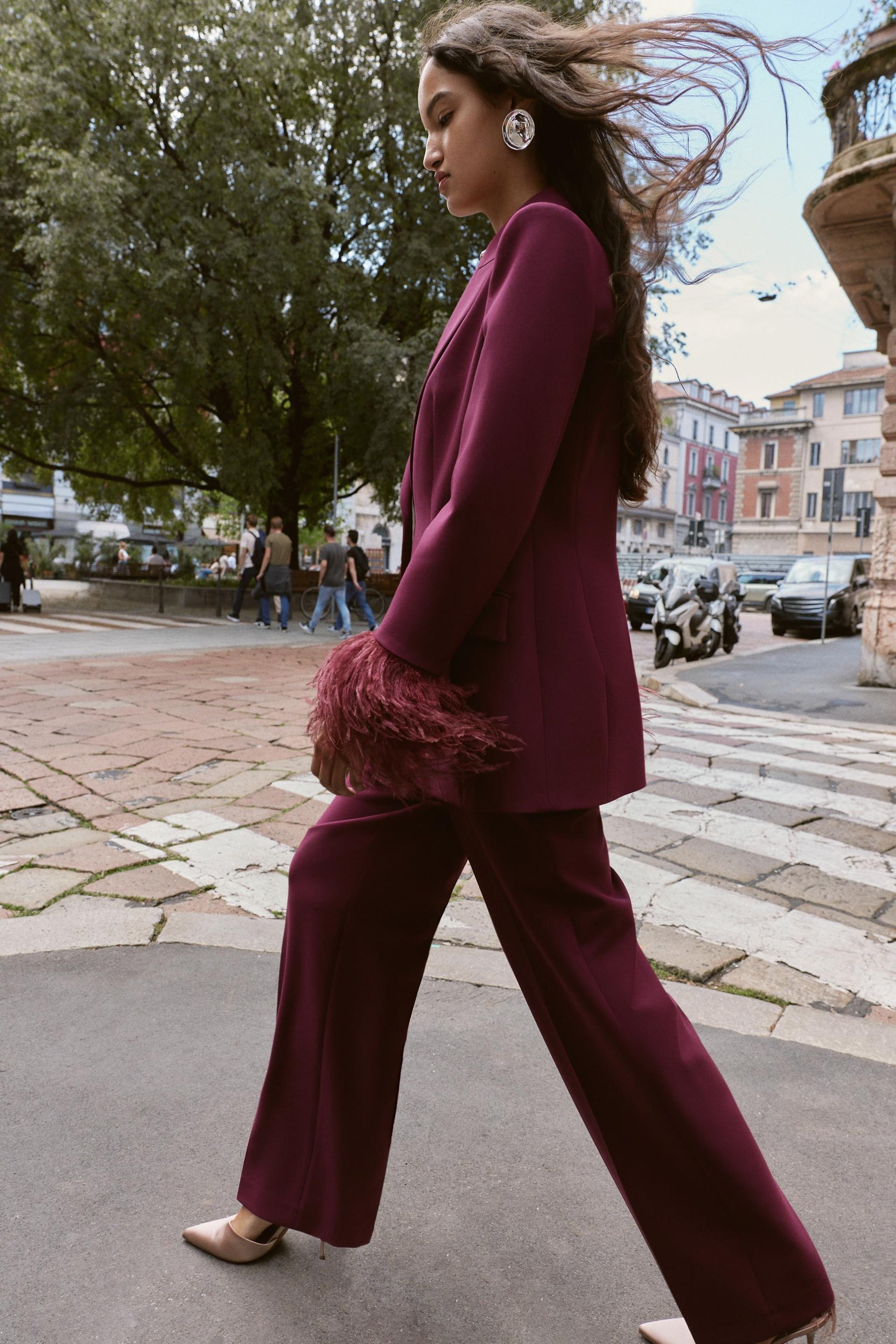 Straight high-waist trousers