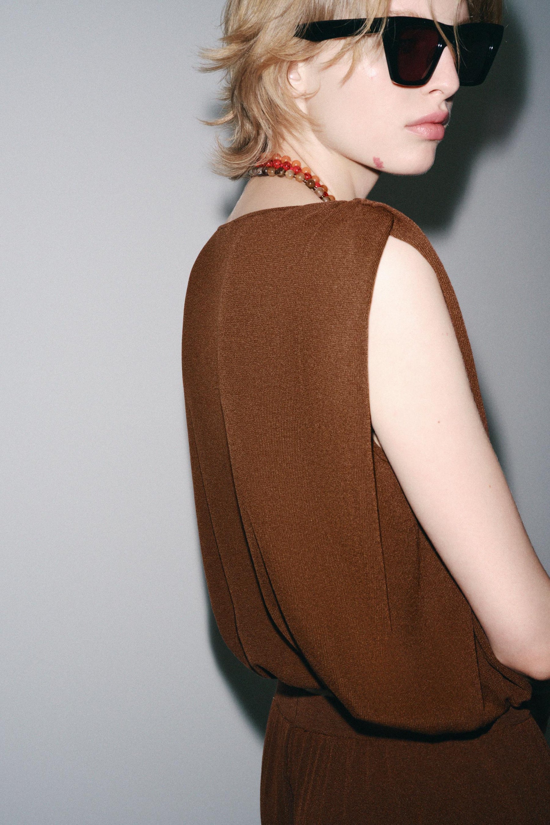 TOP WITH ELASTICATED HEM - Image 3