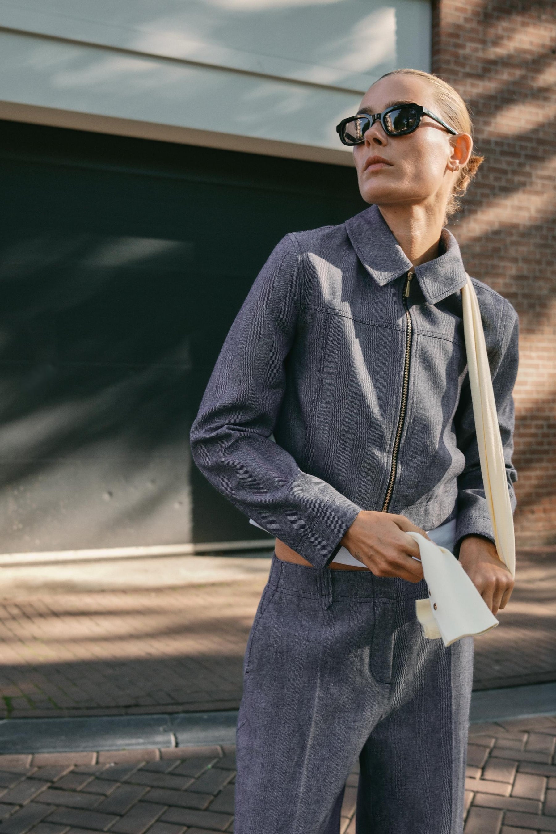 SHORT ZIP-UP JACKET - Image 3