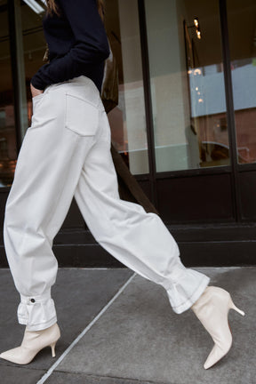 CONTRAST TOPSTITCHING TROUSERS