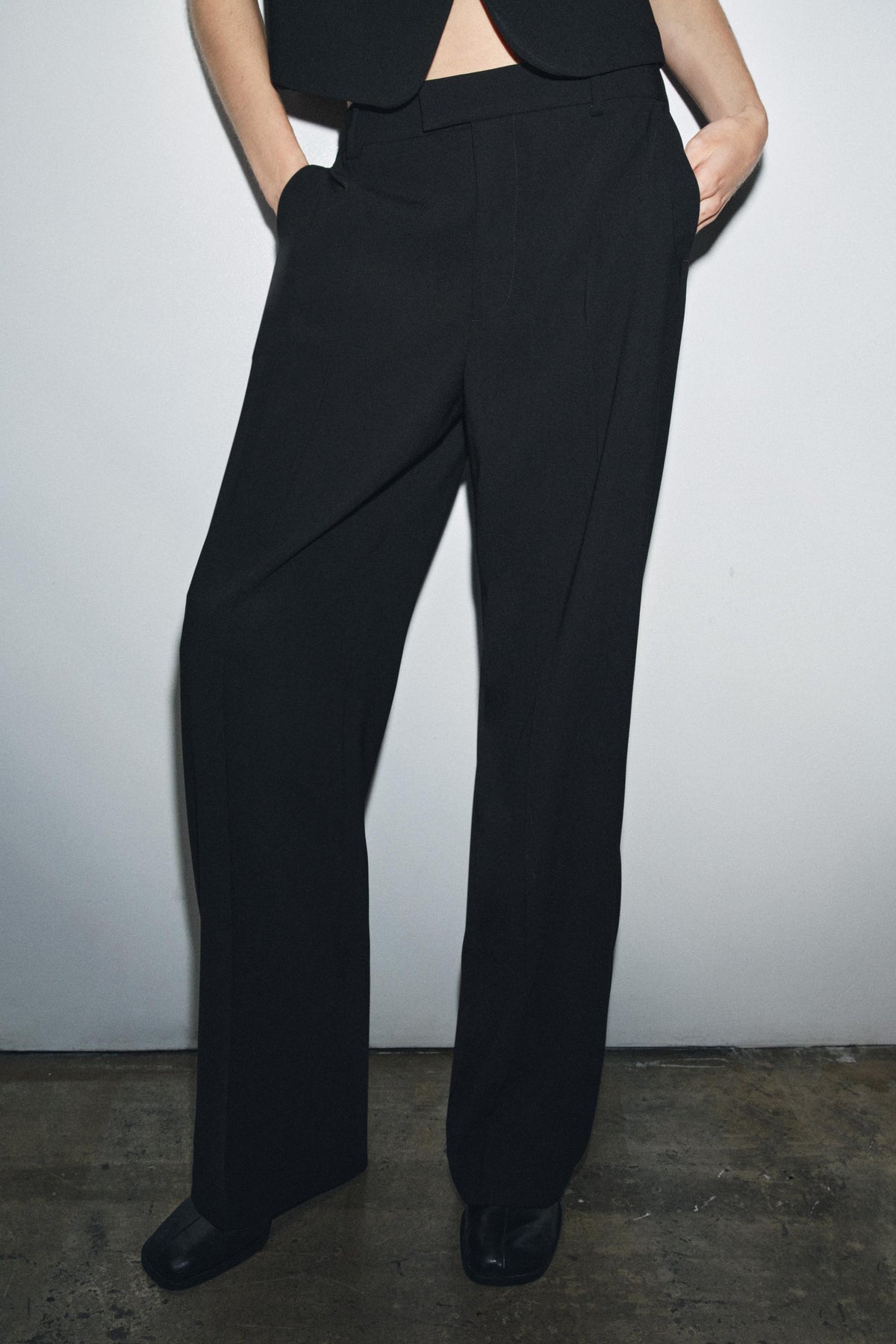 Straight-leg trousers