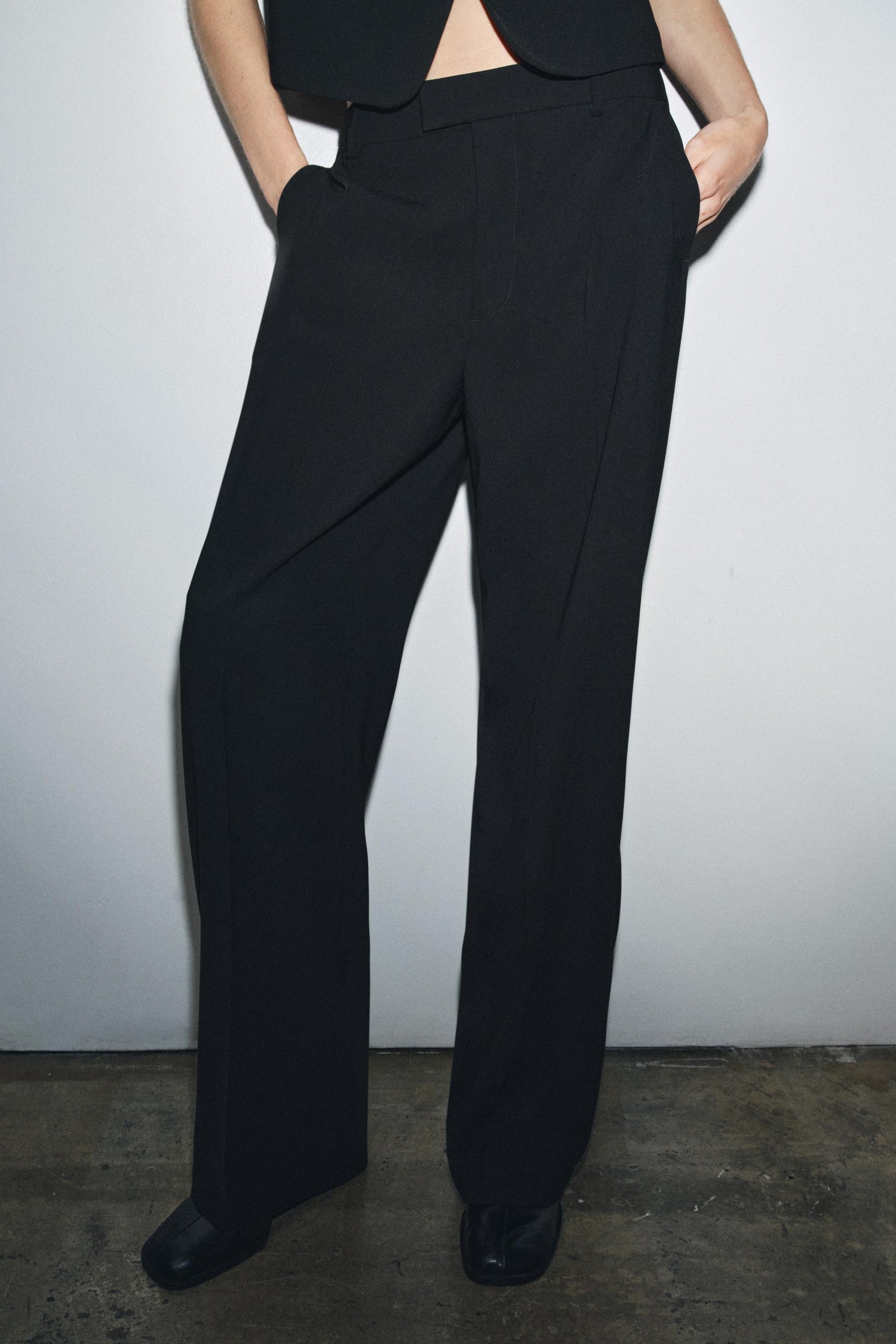 Straight-leg trousers