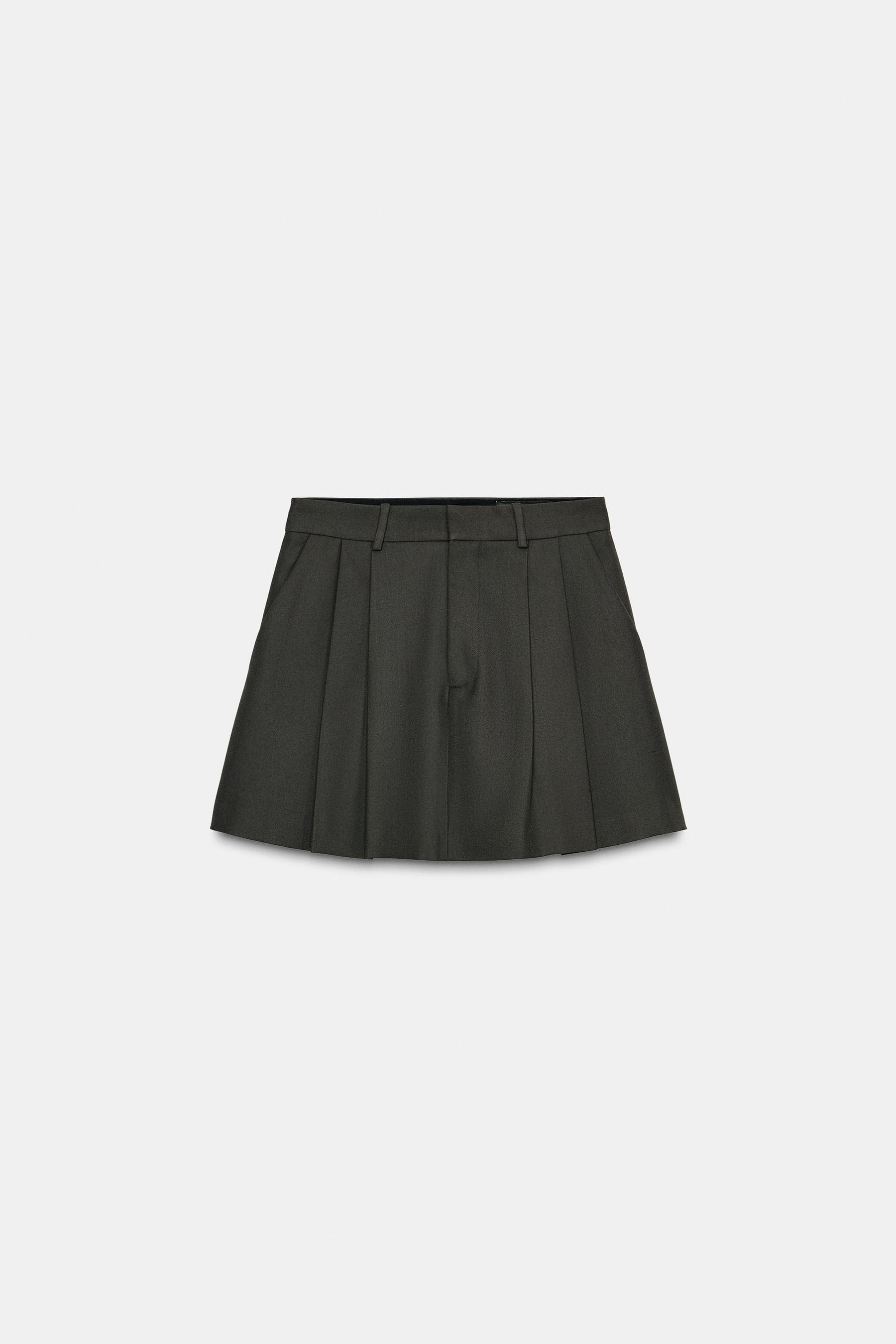 Pleated Short Skirt