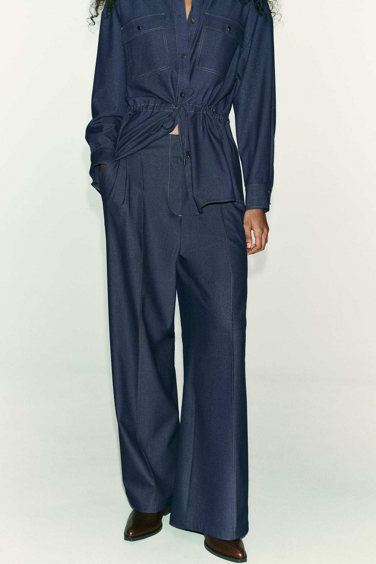 Wide-leg Trousers