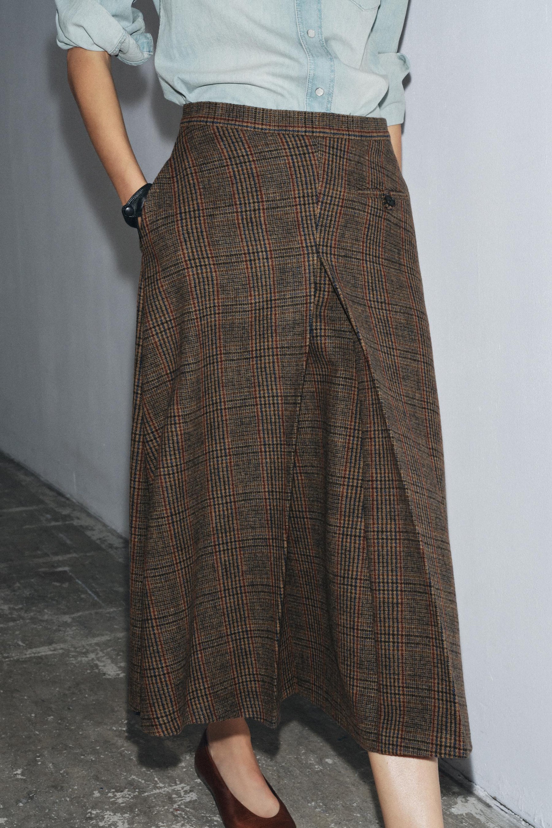 Checked wool pleated skirt