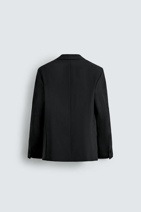 Double-breasted dinner jacket