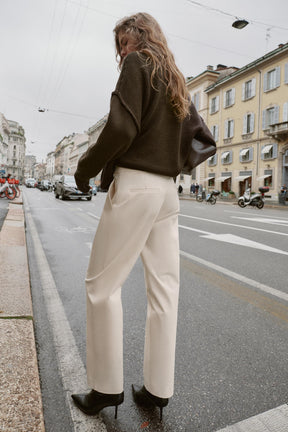 Trousers with button waist