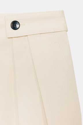 Trousers with button waist