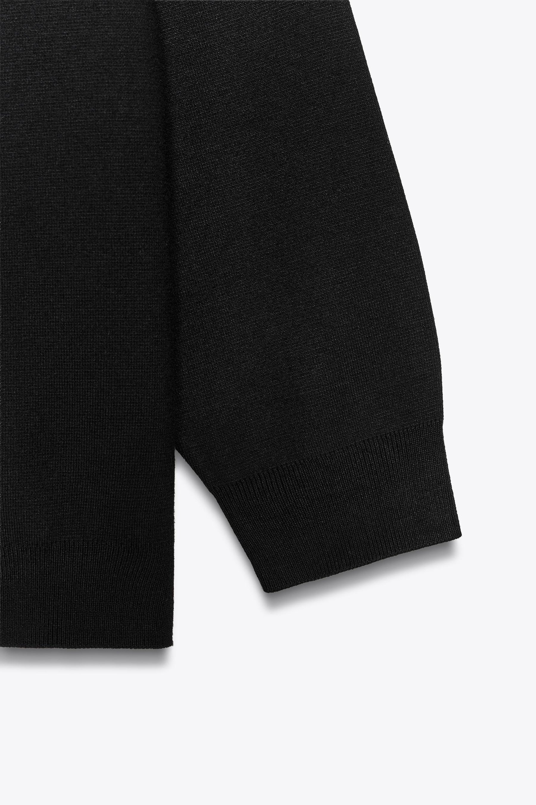 KNIT SWEATSHIRT WITH PADS