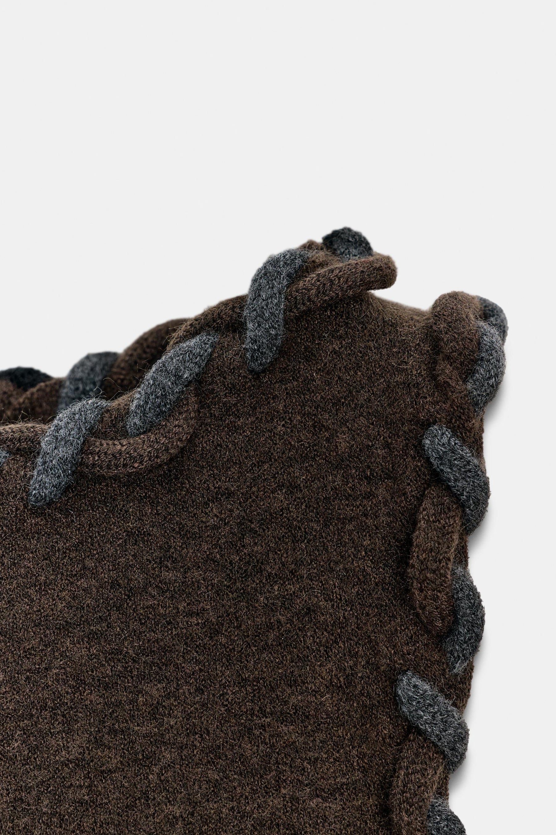 INTERWOVEN TRIM KNIT TOP - Image 9