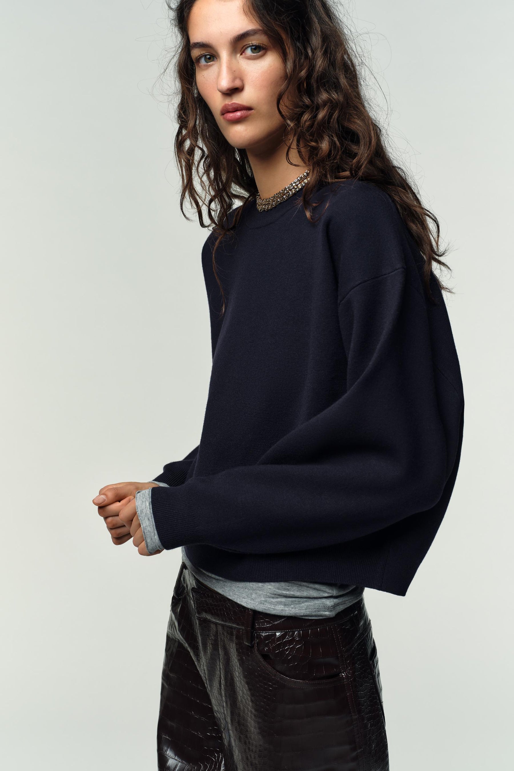 PLAIN KNIT SWEATSHIRT