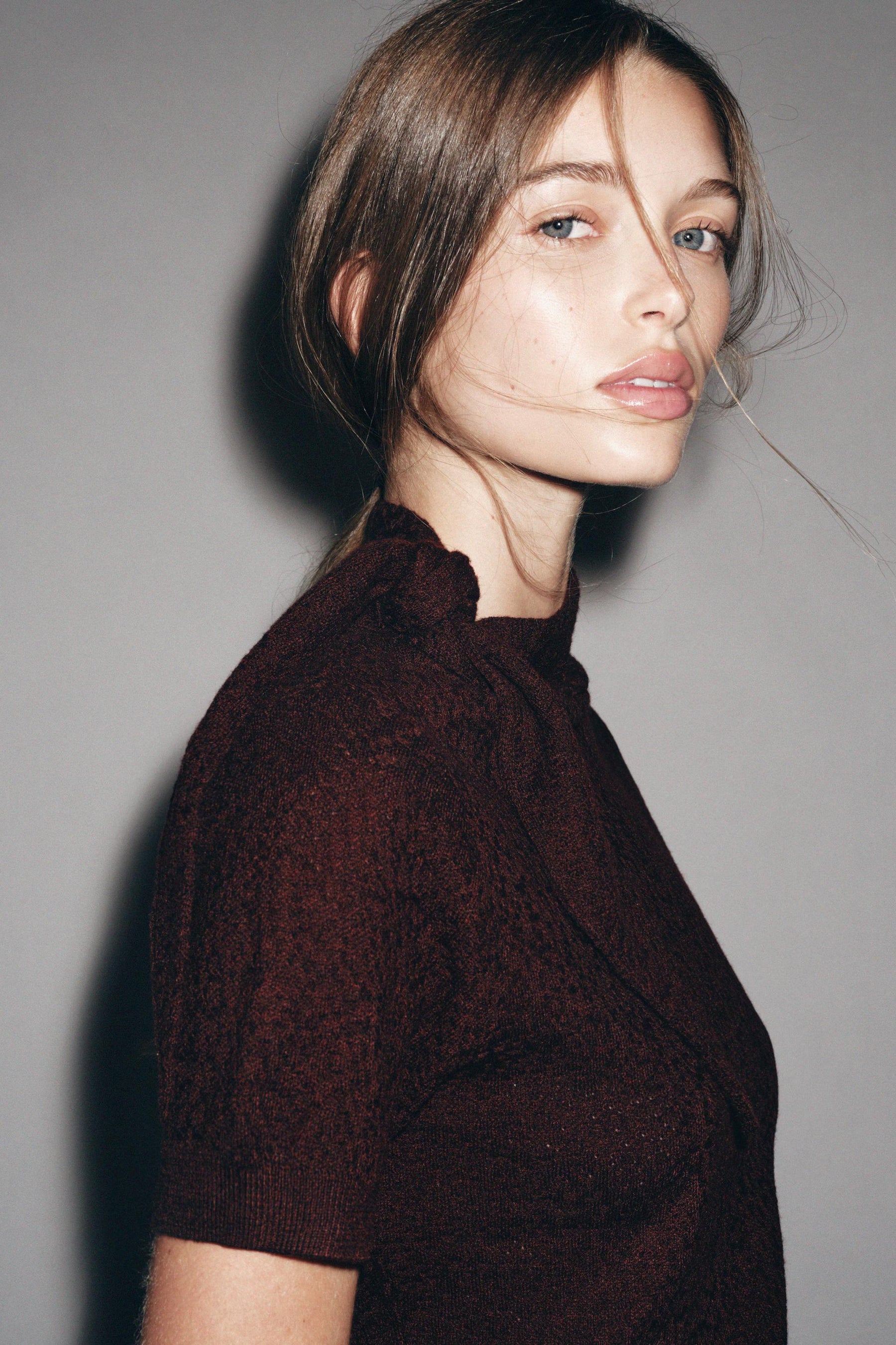 Knit jumper with tie