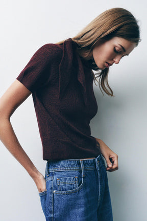 Knit jumper with tie