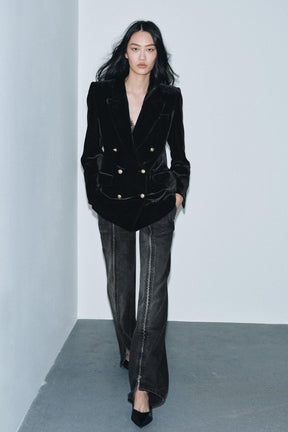 Wide-Leg Mid-Waist Jeans