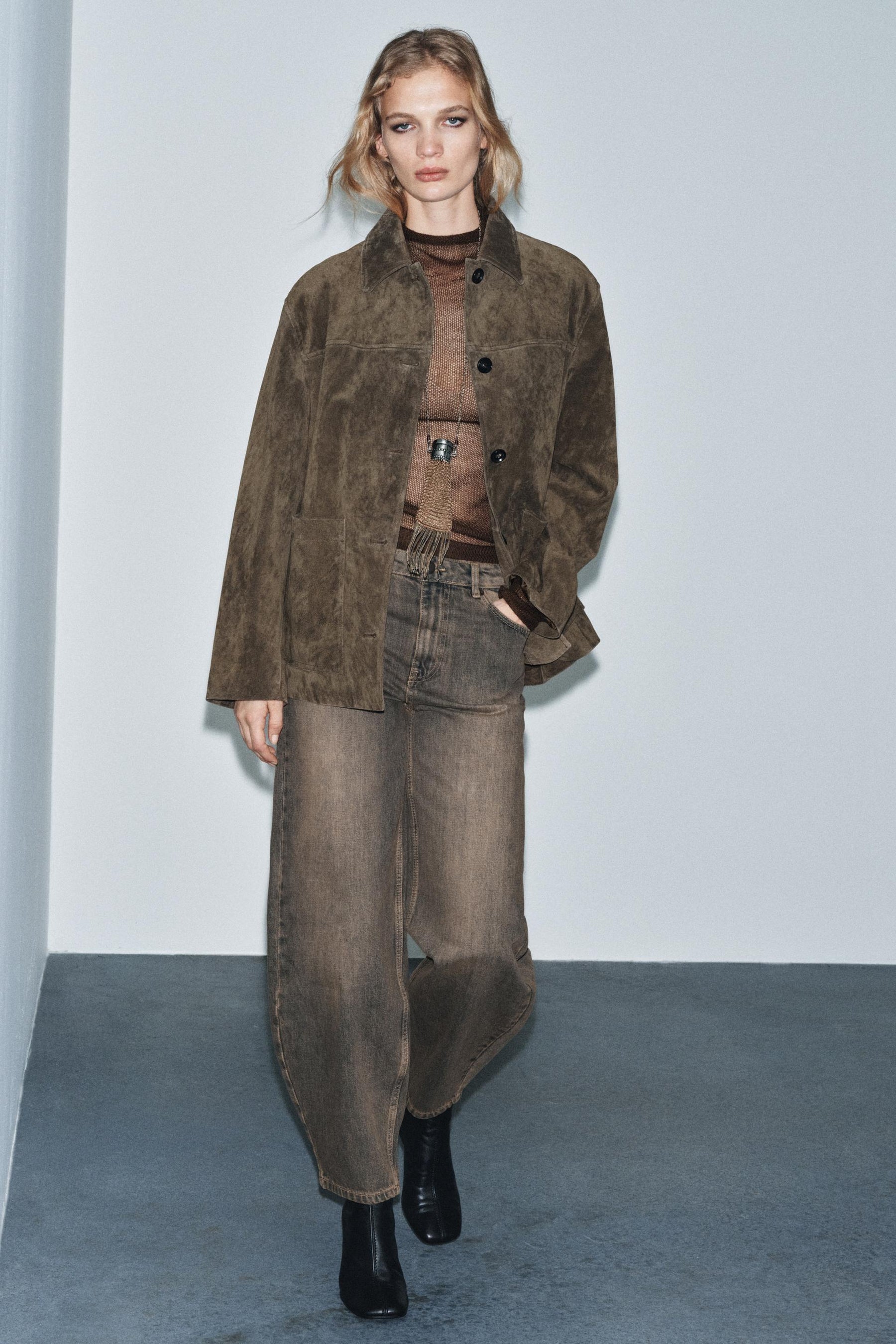 Mid-Waist Barrel Jeans