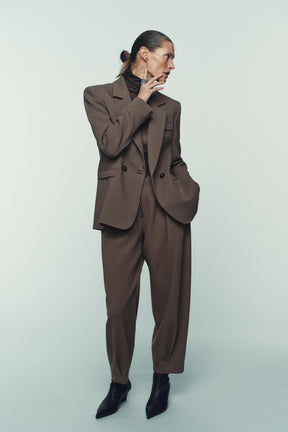 Zip-up Carrot Trousers