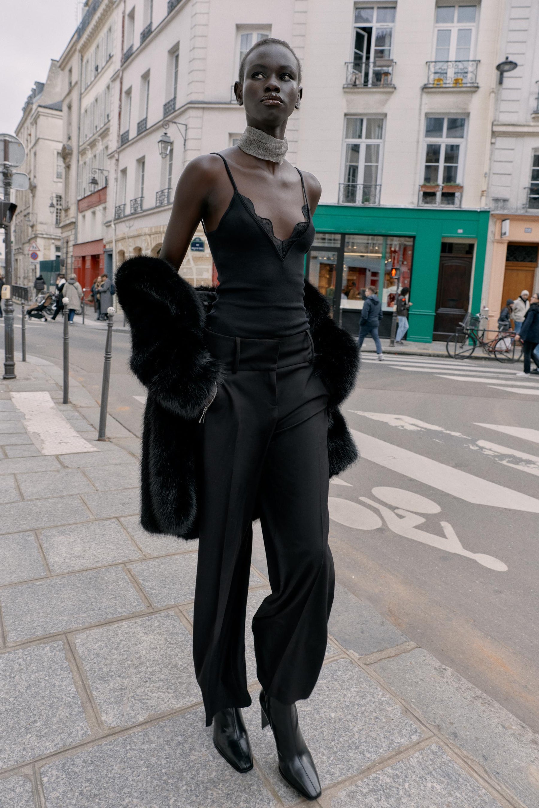 Trousers with zip pockets