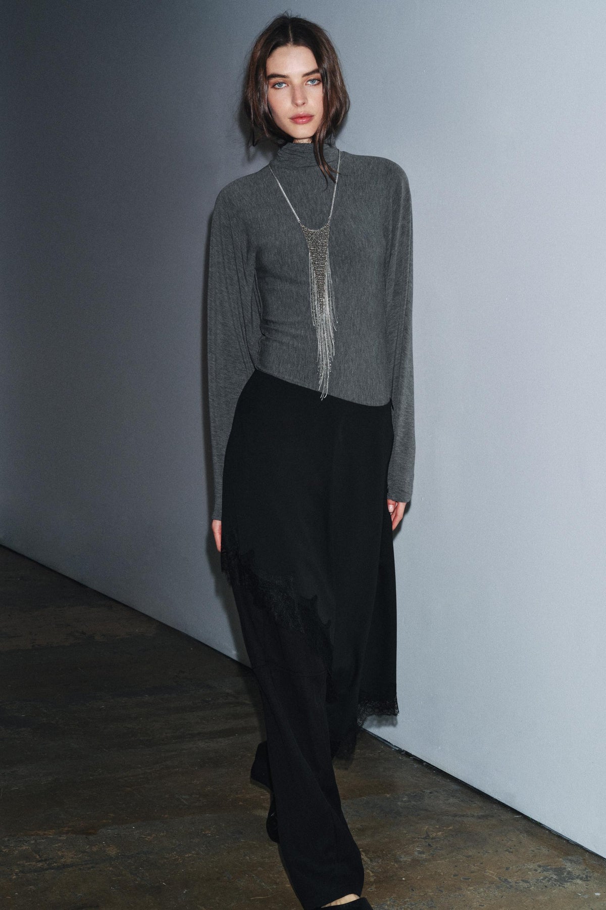 ASYMMETRIC LACE SKIRT