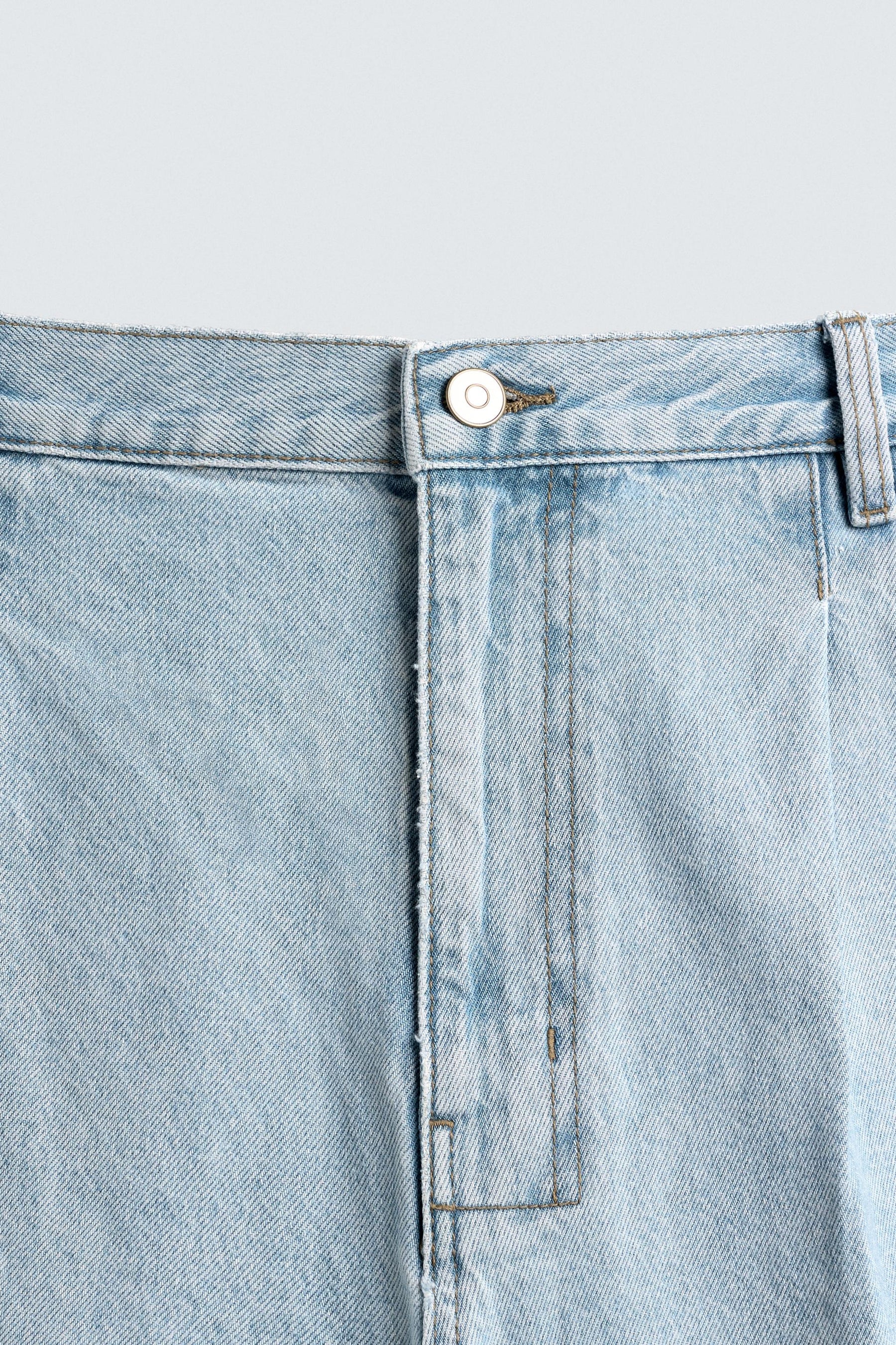 PLEATED RELAXED FIT DENIM BERMUDA SHORTS - Image 9