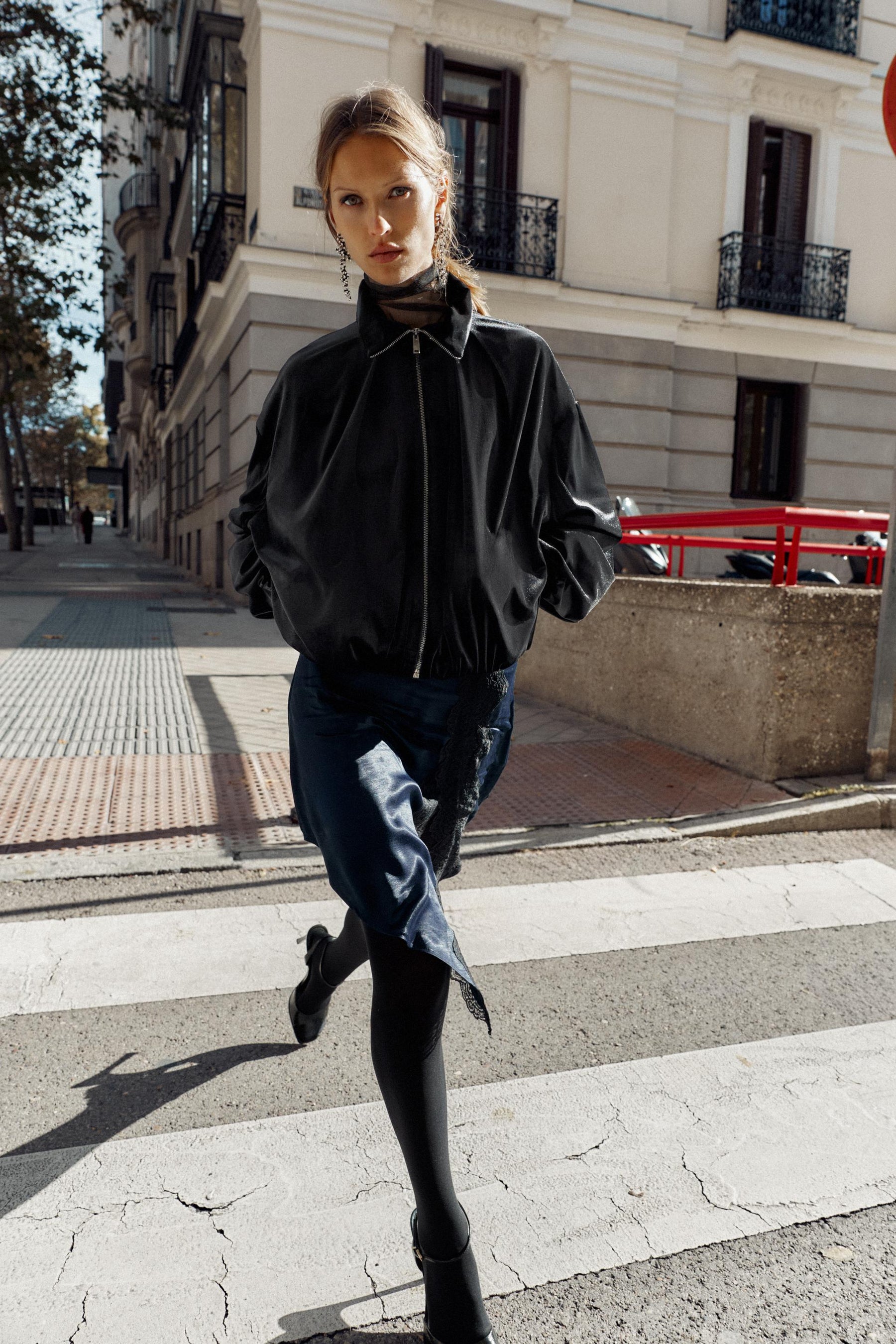 VELVET BOMBER JACKET - Image 3