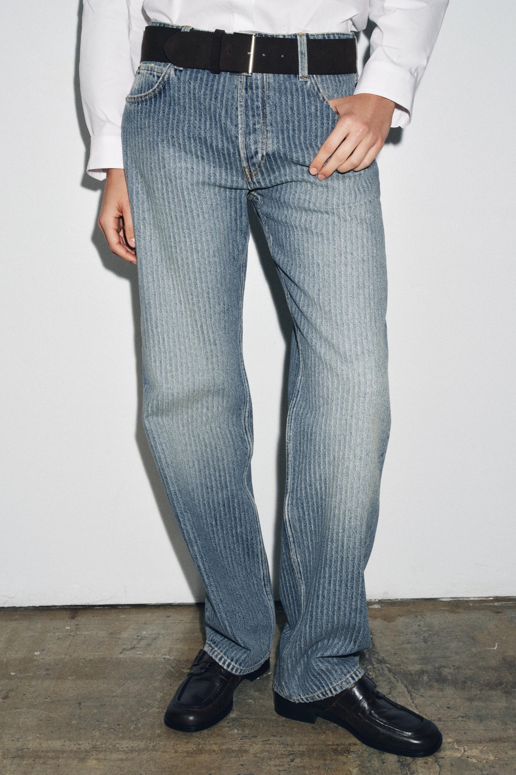 STRAIGHT MID-WAIST STRIPED JEANS