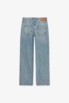Relaxed Mid-Waist Jeans