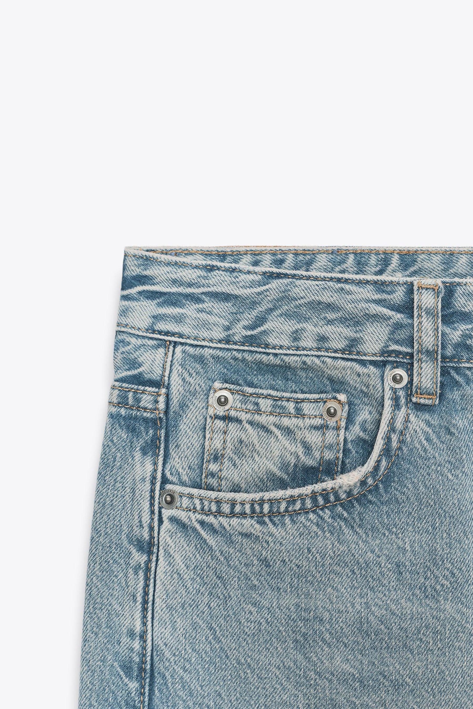 Relaxed Mid-Waist Jeans
