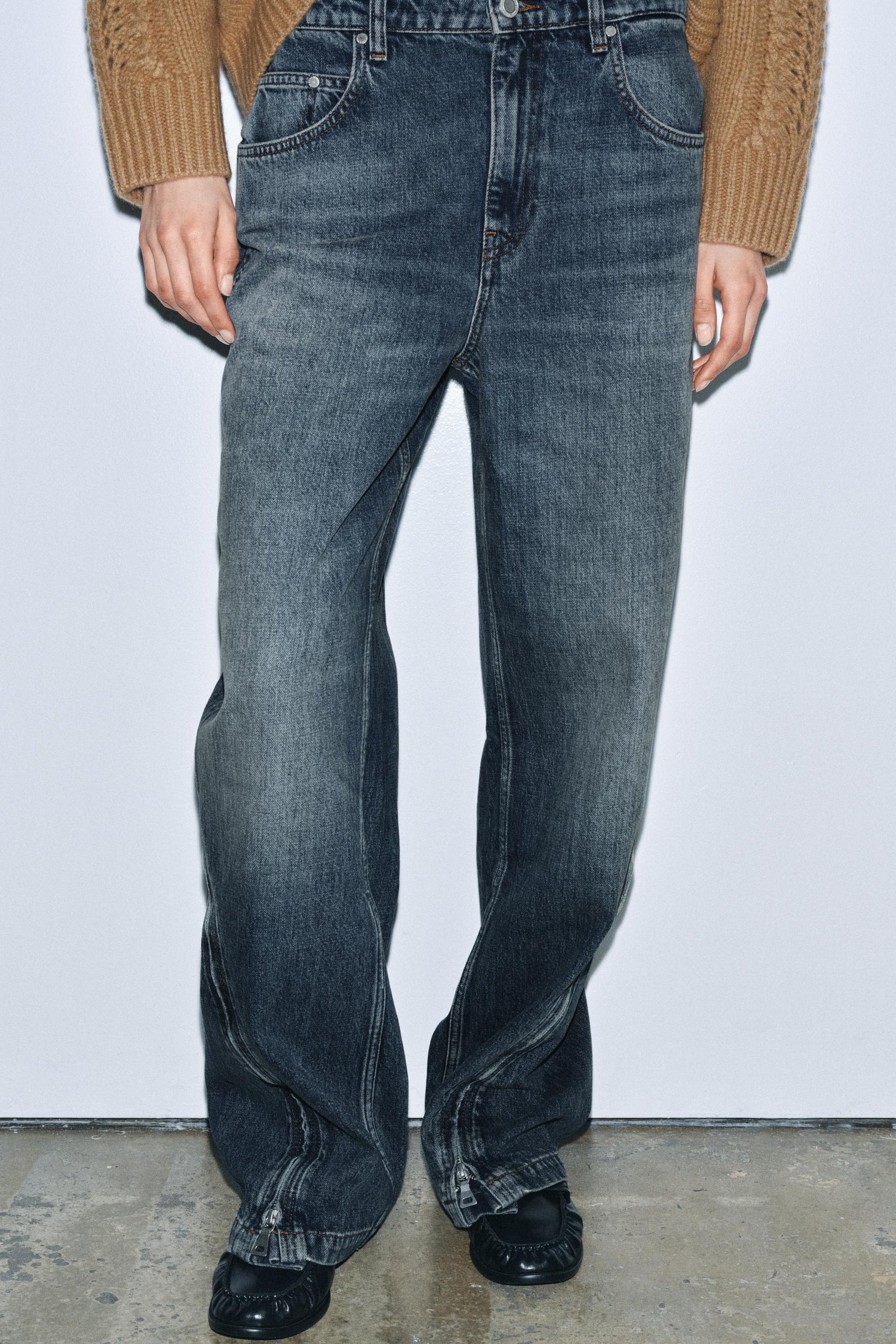 Balloon Mid-Waist Jeans with