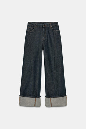 Wide-leg mid-waist jeans
