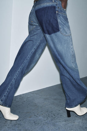 Relaxed Low-Rise Jeans