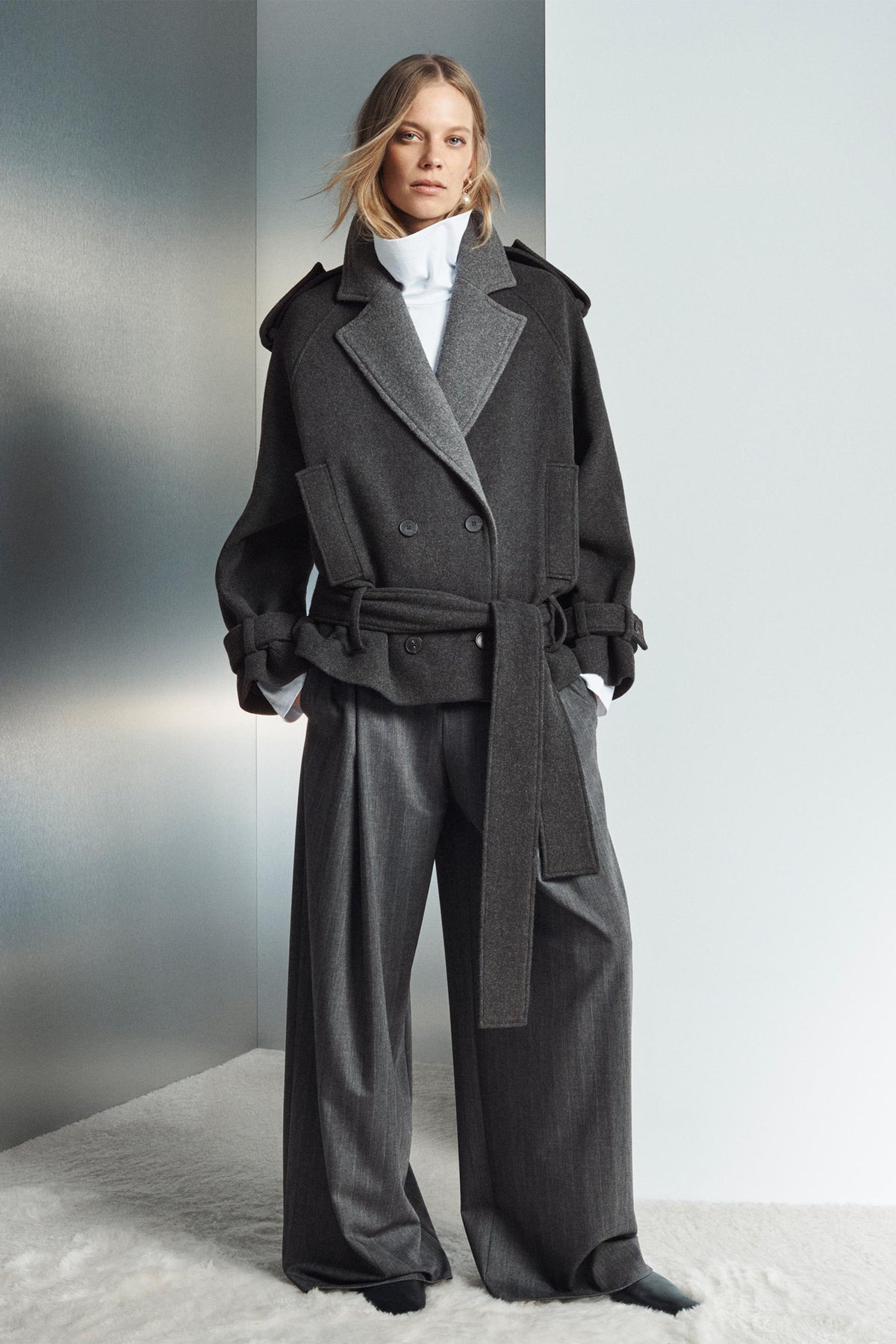 Wide-leg wool trousers