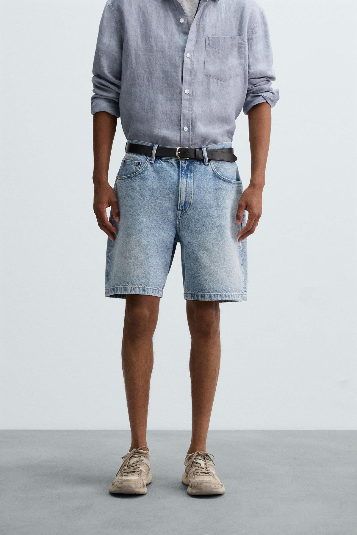 REGULAR FIT DENIM BERMUDA SHORTS - Image 2